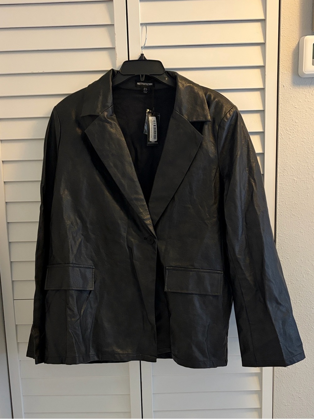 PrettyLittleThing Distressed PU Oversized Pad Blazer Black Fits like a Large